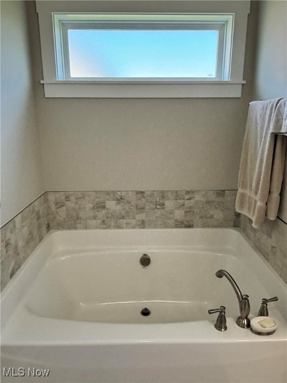 352 Heatherby Lane, Hartville, Ohio image 29