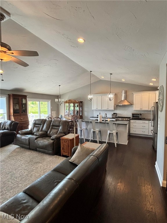 352 Heatherby Lane, Hartville, Ohio image 20