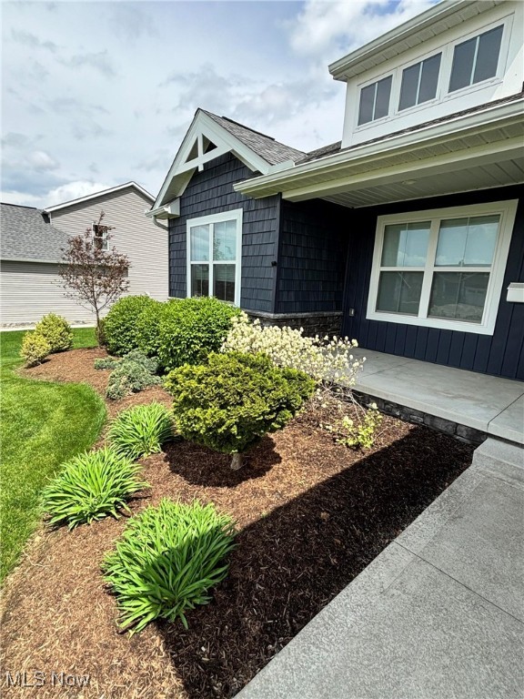 352 Heatherby Lane, Hartville, Ohio image 6