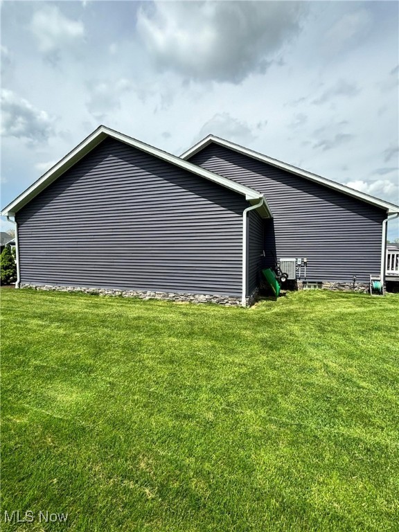 352 Heatherby Lane, Hartville, Ohio image 5