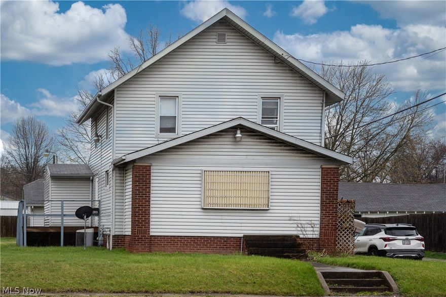 Immediate income potential! Duplex with established renters on State Street. The cozy upstairs unit has one bedroom, living area, and eat-in kitchen. Dowenstairs unit is handicap accessible and consists of two bedrooms, one bath, living room, rec room and eat-in kitchen. The units could be re-connected to form a single family home or used as a commercial property. Home warranty included. Less than a mile from University of Mount Union. The possibilities are endless.