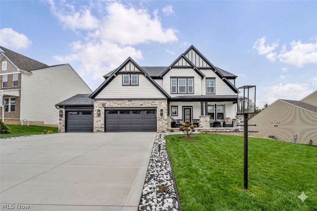 Photo of 2818 Weeping Pine Drive, Medina, OH 44256 (MLS # 5190871)