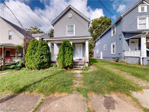 Homes For Sale - 476 Rentschler Street<br/> Akron, OH 44304