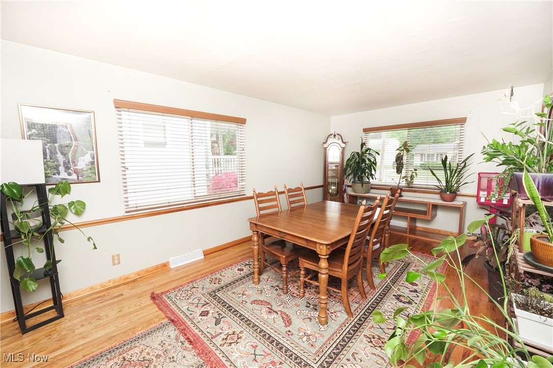 1087 Madrid Drive, Akron, Ohio image 14