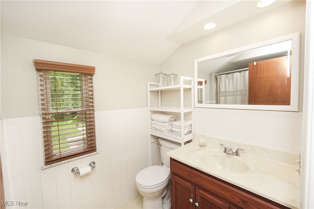 1087 Madrid Drive, Akron, Ohio image 19