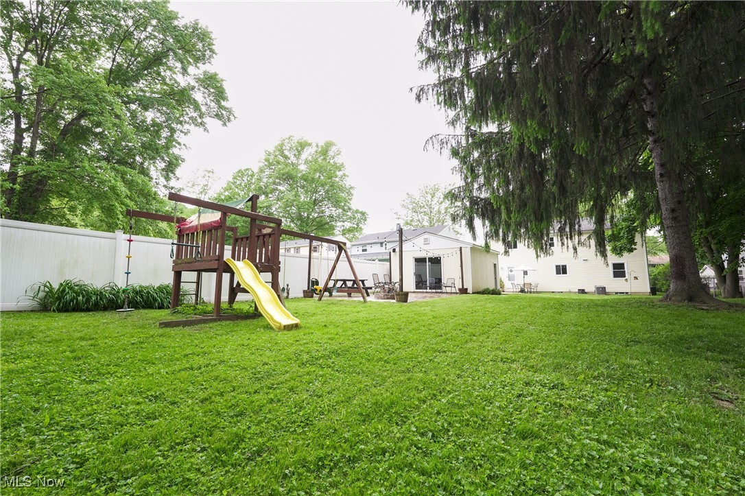 1087 Madrid Drive, Akron, Ohio image 4