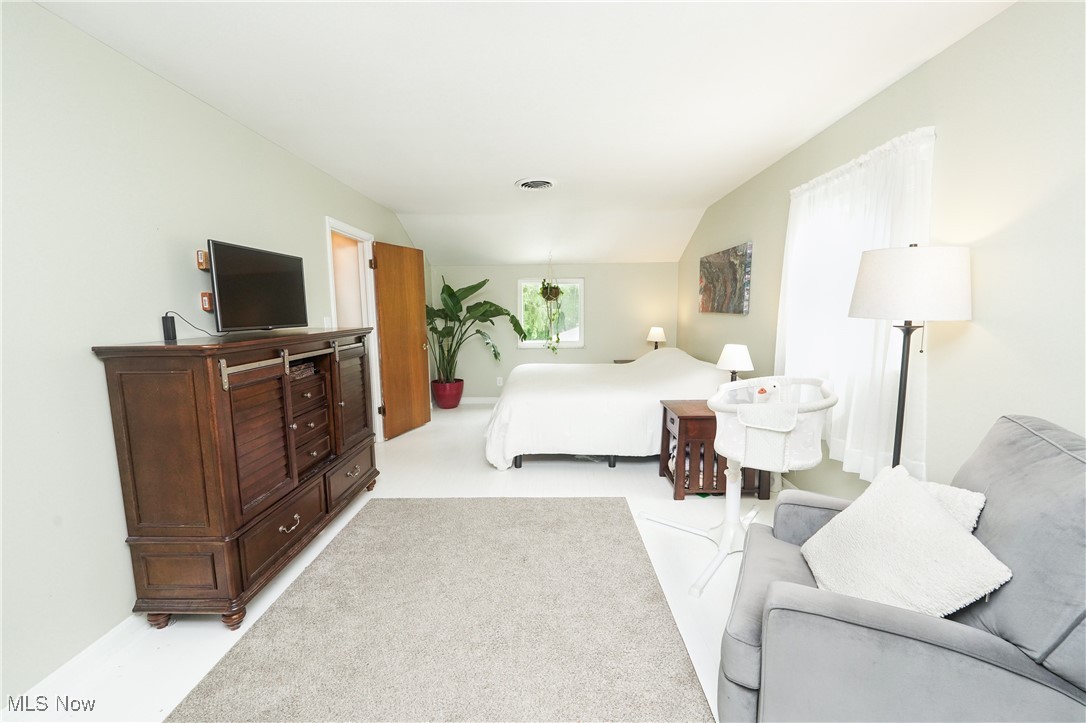 1087 Madrid Drive, Akron, Ohio image 18