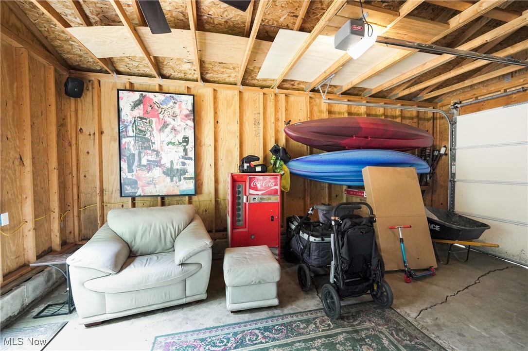 1087 Madrid Drive, Akron, Ohio image 33