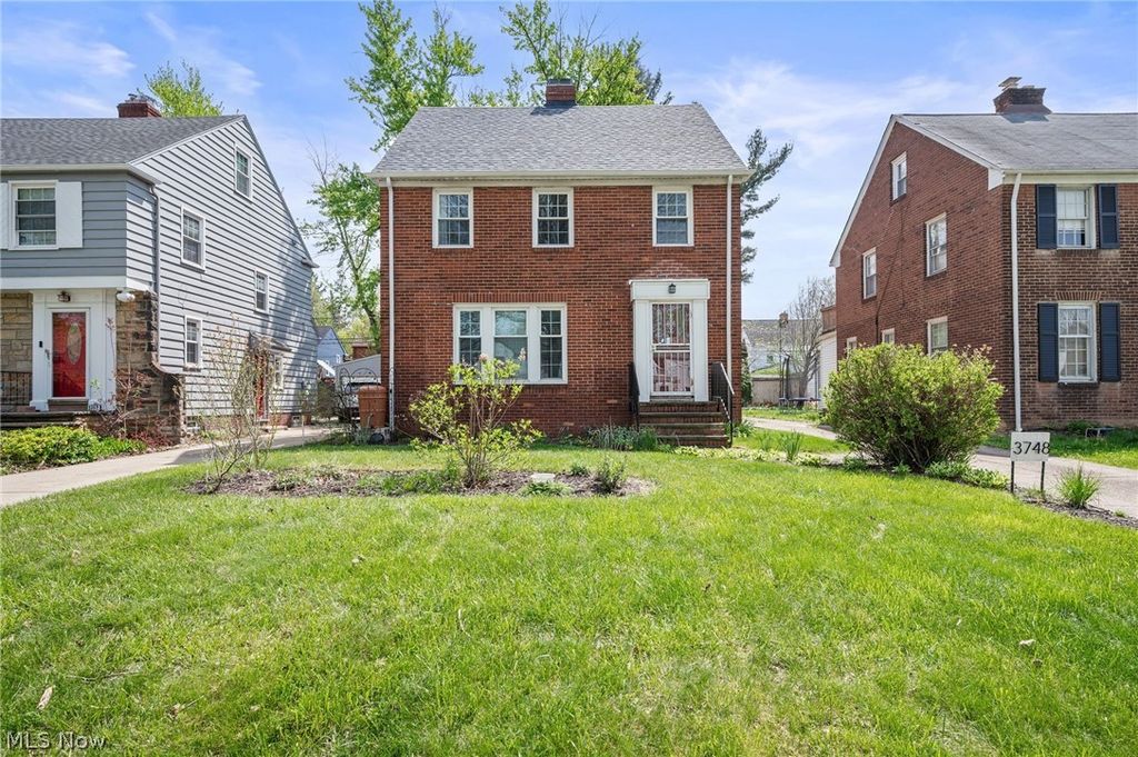 Photo of 3748 Berkeley Road, Cleveland Heights, OH 44118 (MLS # 5204822)