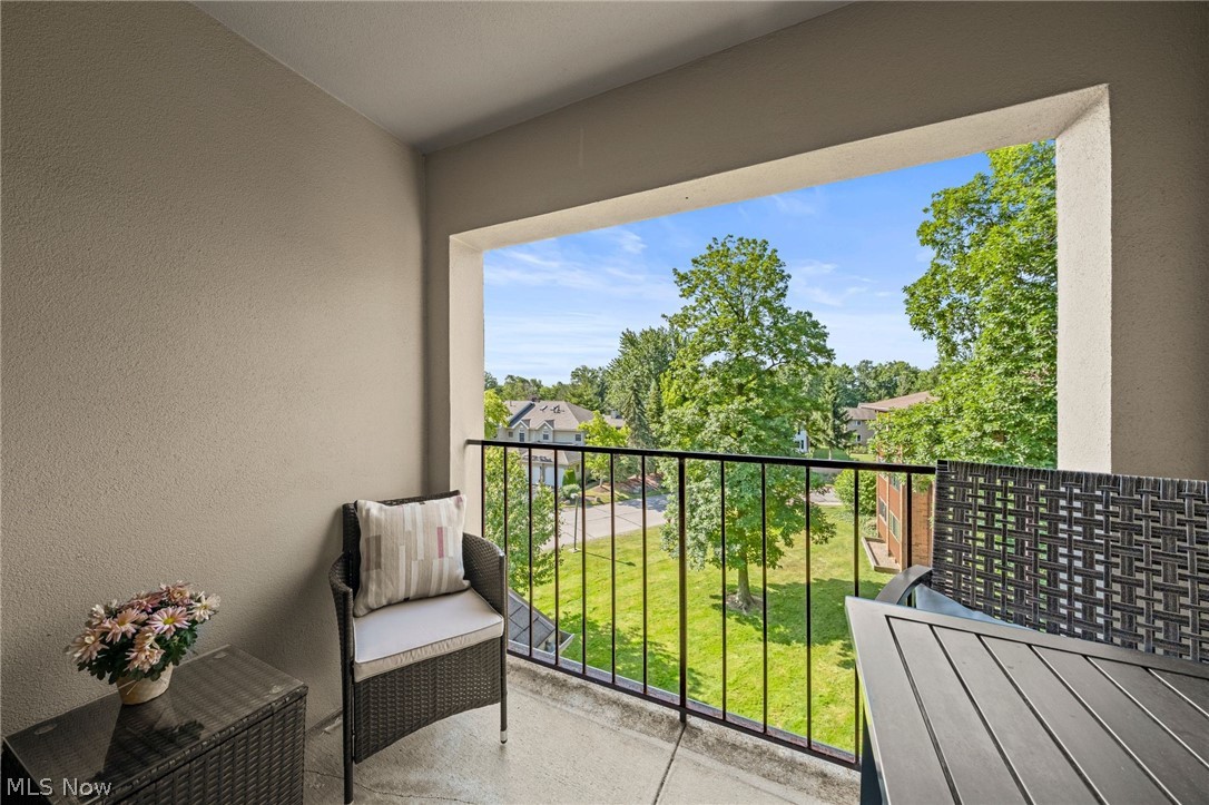 Fox Hollow/Woodhawk Condo - Residential