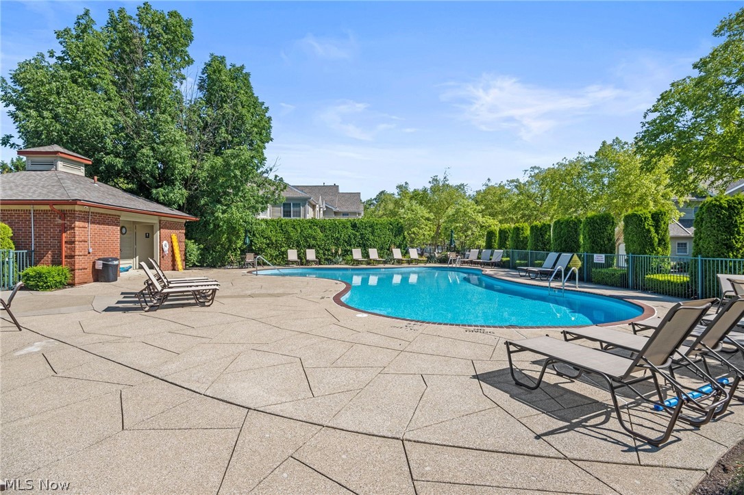 Fox Hollow/Woodhawk Condo - Residential