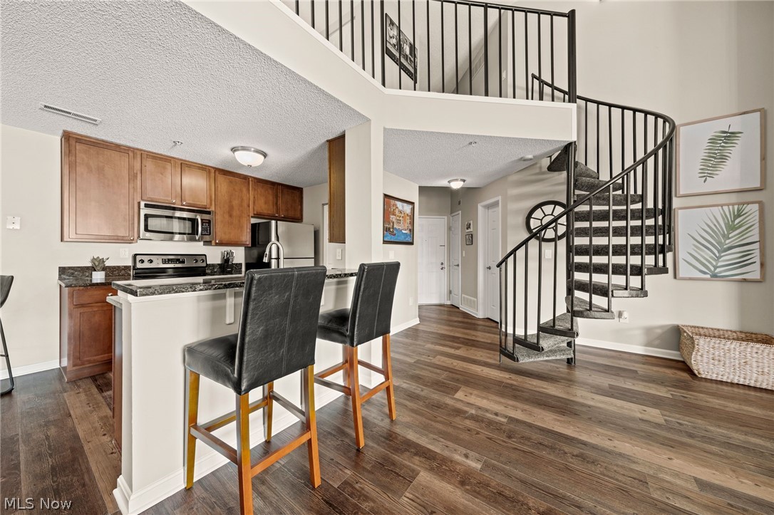 Fox Hollow/Woodhawk Condo - Residential