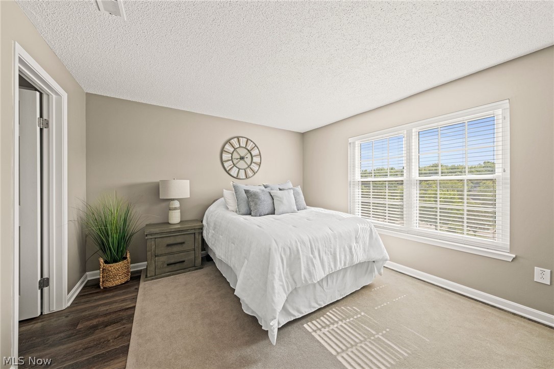 Fox Hollow/Woodhawk Condo - Residential