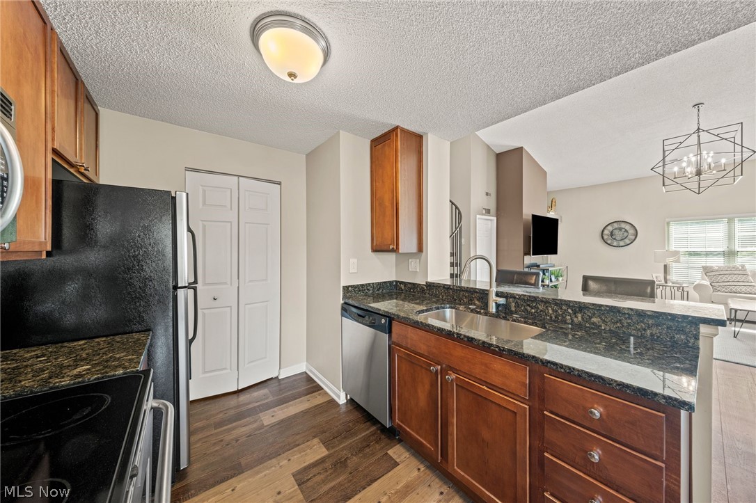 Fox Hollow/Woodhawk Condo - Residential