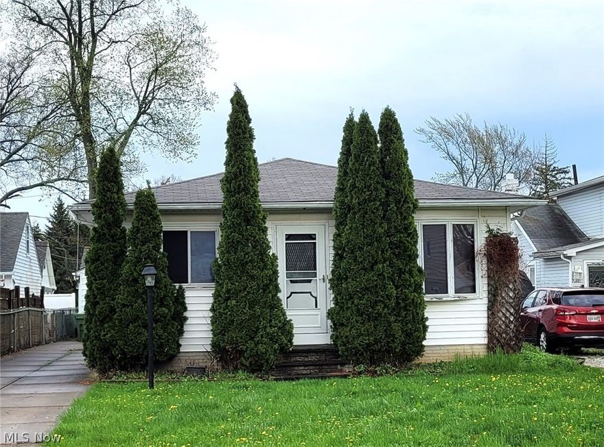 Attention handy persons, contractors and investors! Opportunity awaits in this Eastlake ranch! This home  has 3 nice sized bedrooms and two baths. The kitchen has a dine in area, and opens to the living room. There is a full basement, and a two car detached garage.
The location is convenient to route 2, shopping and restaurants, and 20 minutes from downtown Cleveland. With some hard work this home can be turned into a gem! Home being sold "as is."  Appliances, furnace and central air are believed to be working, however seller has not lived in the property in a few years so buyer to do their own due diligence.