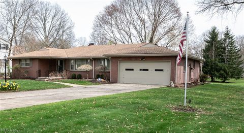 Homes For Sale - 2004 Burning Tree Lane Ln<br/> Trumbull County, Youngstown, OH 44505