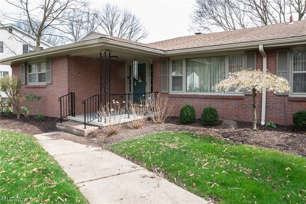 Photo of 2004 Burning Tree Lane Ln, Youngstown, OH 44505 (MLS # 5198774)