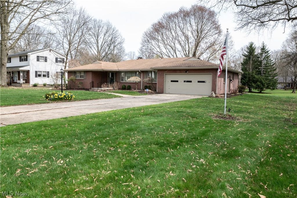 Photo of 2004 Burning Tree Lane Ln, Youngstown, OH 44505 (MLS # 5198774)