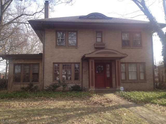 Stately and spacious home available for rent in West Akron! Dont miss this 3 bedroom 1.5 bath center hall colonial with an updates kitchen and baths and gorgeous natural woodwork throughout . The first floor boasts a formal dining and living room with a fireplace, an office/den, and updated eat in kitchen. Very nice sized bedrooms rooms and a very spacious bathroom on the second floor. Modern paint colors throughout.
Full basement and attic for plenty of storage. Fully fenced back yard and attached garage leave this property with nothing to be desired!