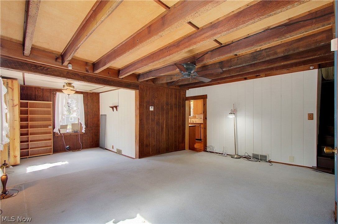 2385 Valley Road