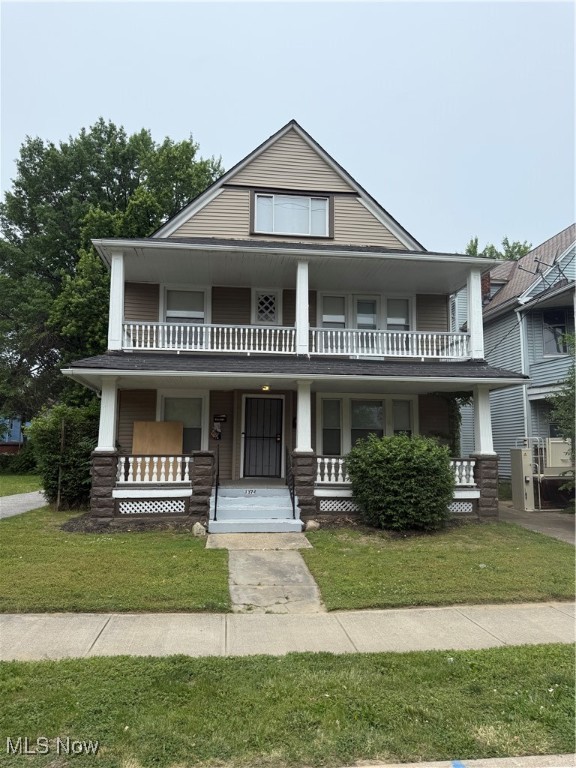 Come see this oversized 3 bedroom 1 bath second floor unit with fridge,stove,washer and dryer. Located in the heart of the CWRU campus just minutes from the VA and University Hospital. Don't miss this one schedule your showing with the listing agent today. Rental requirements:Credit score of 600+. 500 - 600 is considered conditional.Less than 3 items in collections,excluding student loan and medical. Monthly income of 2.5 times the amount of the monthly rent.Thorough Eviction Check. $50 Non Refundable App Fee for all Adults who will be occupying the property.Applications can only be completed online.Typical Security Deposit equivalent to one months rent,pending results of background checks. Tenants must have the electric and gas transferred into their name and obtain renters insurance prior to receiving keys to the property.This property accepts housing choice vouchers.