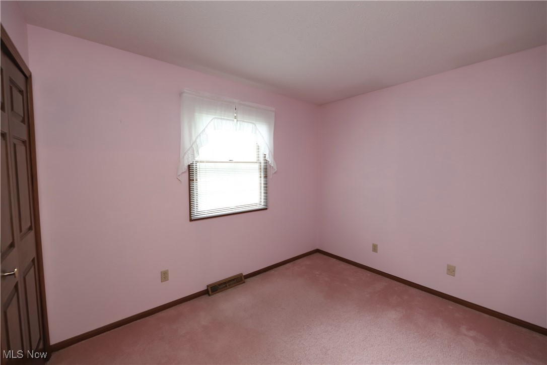 14421 Pine Lakes Drive, Strongsville, Ohio image 19