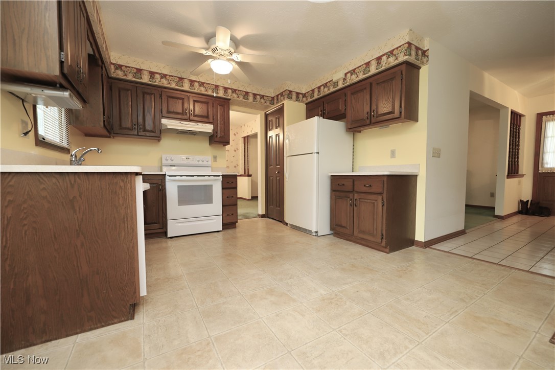 14421 Pine Lakes Drive, Strongsville, Ohio image 4