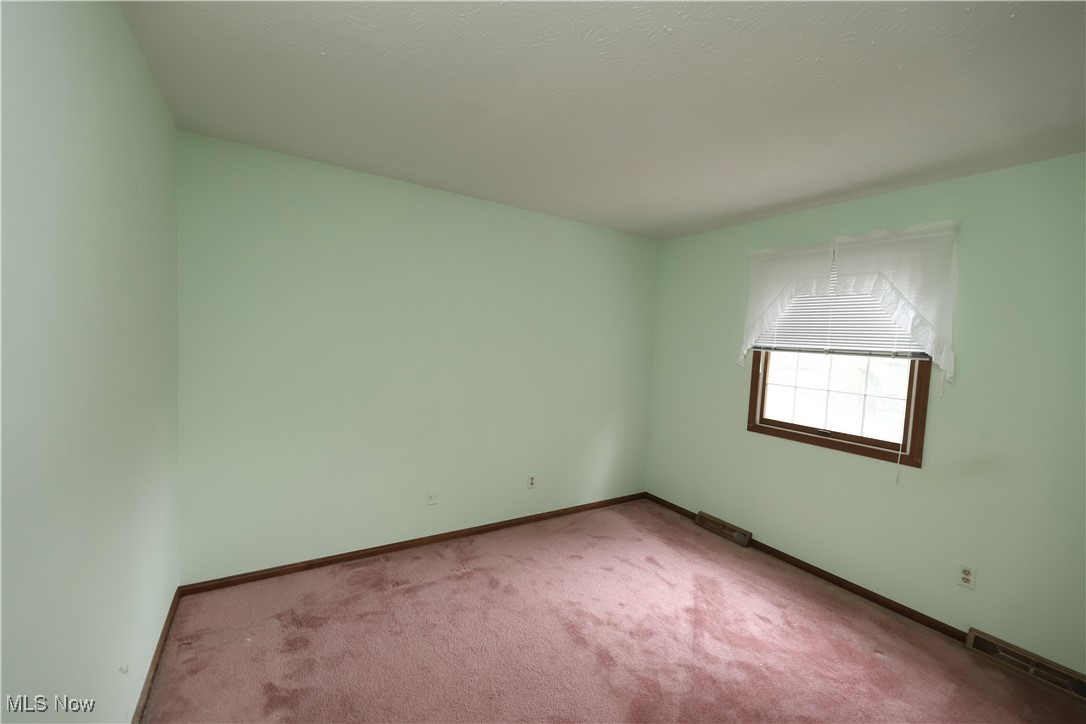 14421 Pine Lakes Drive, Strongsville, Ohio image 17