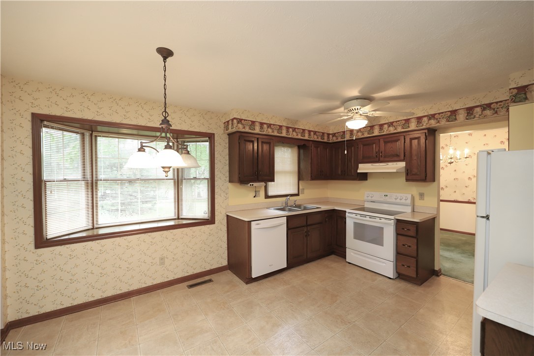 14421 Pine Lakes Drive, Strongsville, Ohio image 6