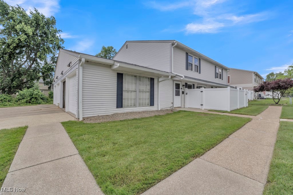 20347 Williamsburg Court 225B