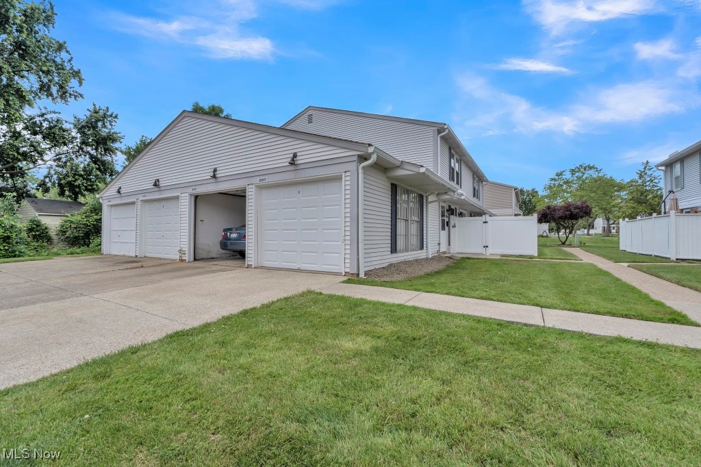 20347 Williamsburg Court 225B