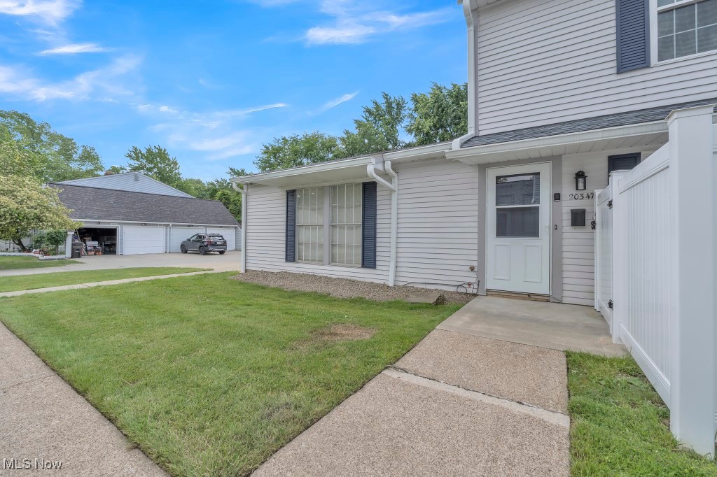 20347 Williamsburg Court 225B