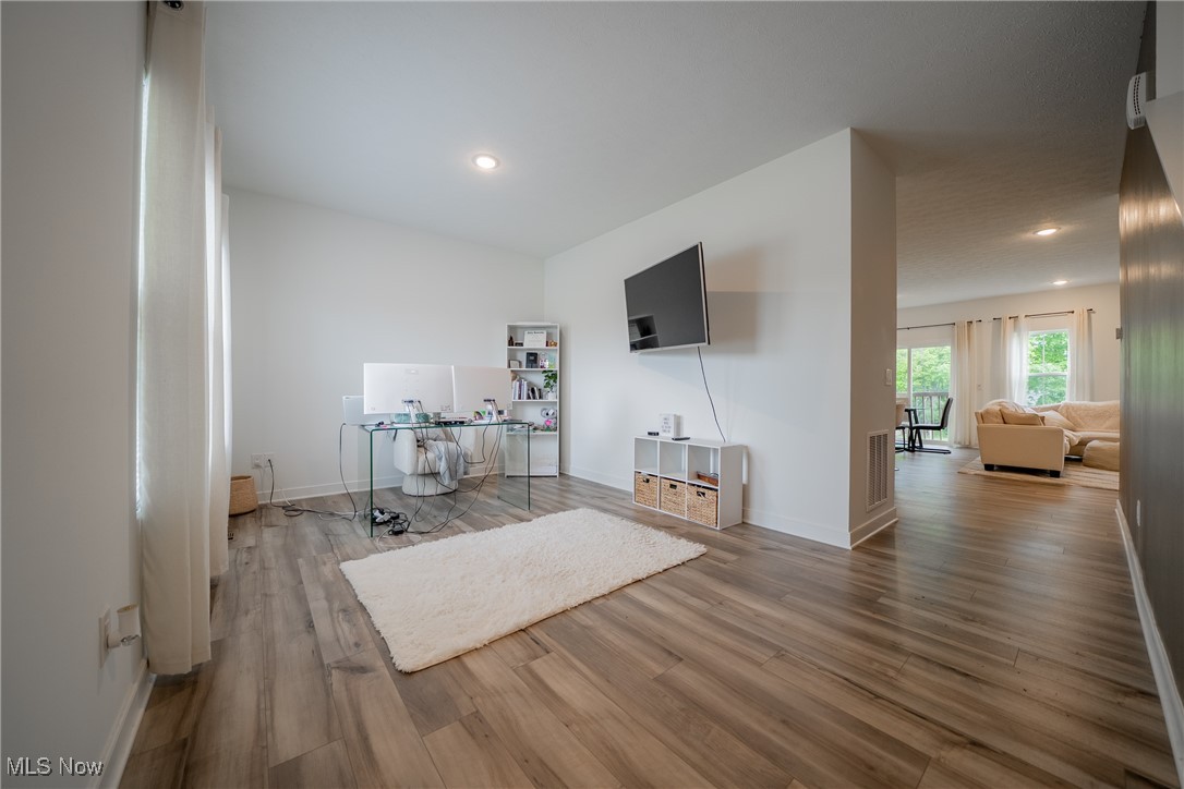 401 Pheasant Run, Elyria, Ohio image 18