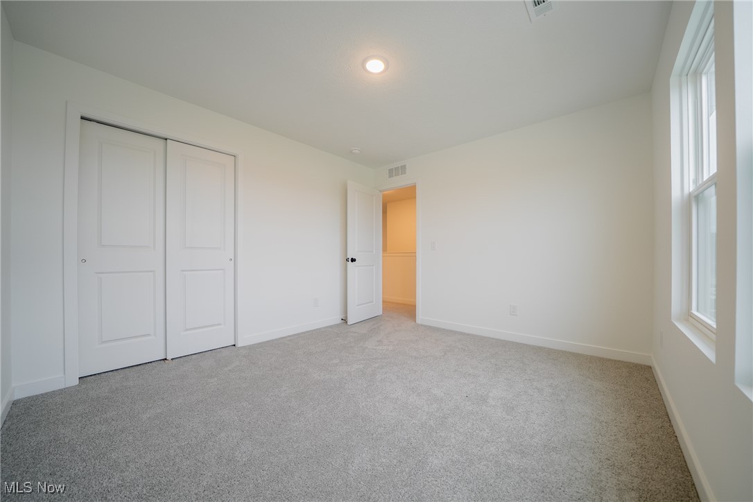 401 Pheasant Run, Elyria, Ohio image 32
