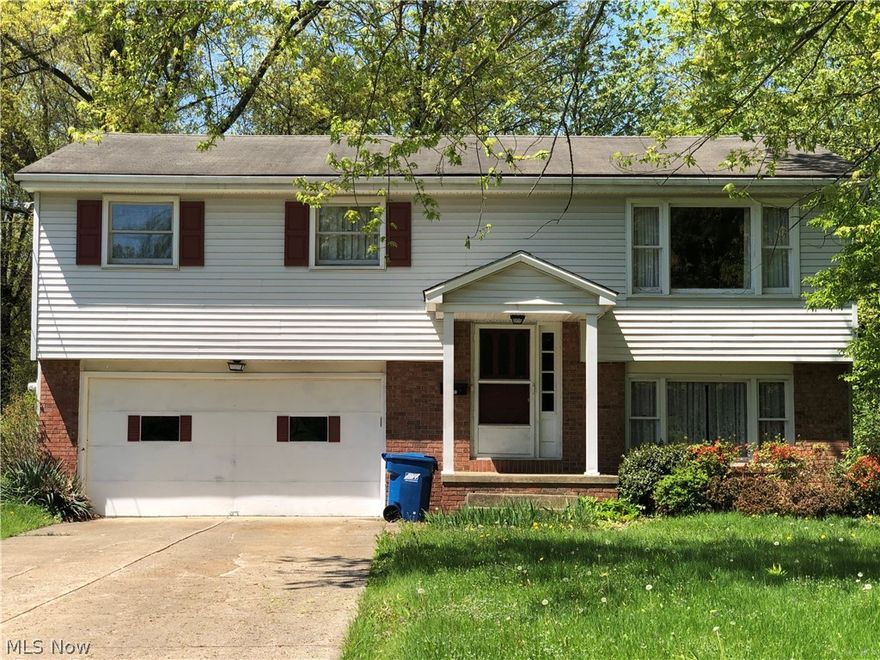 Gracious 3 Bedroom, 2 full Bath Bi-level amid scenic neighborhood. Amenities include Entertainment family room (22'x14') leading to Patio viewing private backyard. Formal Living Room with Picture Window to Watch the world go by (15'x12'). Convenient eat-in kitchen (17'x11') Window over Sink! Appliances included. Master Bedroom suite (14'x11'). 2 Car attached garage. Contrete Drive. Newer Furnace and A/C, HWT 3yrs. Vinyl siding. Close to Shopping, major streets and Restaurants.