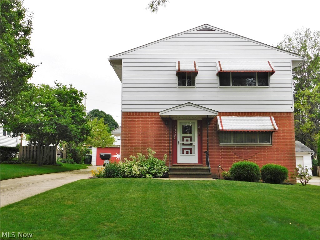 Beautiful, well maintained duplex ready for you to move in or become an investment opportunity! 3 bedrooms on both levels along with a full bath. Newer furnace. No a/c for upper level living area. Basement offers a side for each of the units. 2 car detached garage. Mantle in main level living room does not stay. Stove on main level living does not stay. Refrigerator on upper living level does not stay.
--