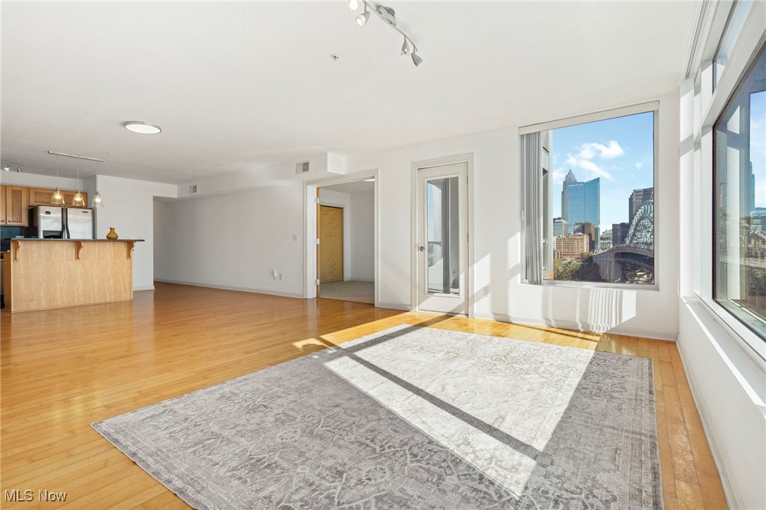 Cleveland, Ohio 44113, United States, 2 Bedrooms Bedrooms, ,2 BathroomsBathrooms,Residential,Active,237487