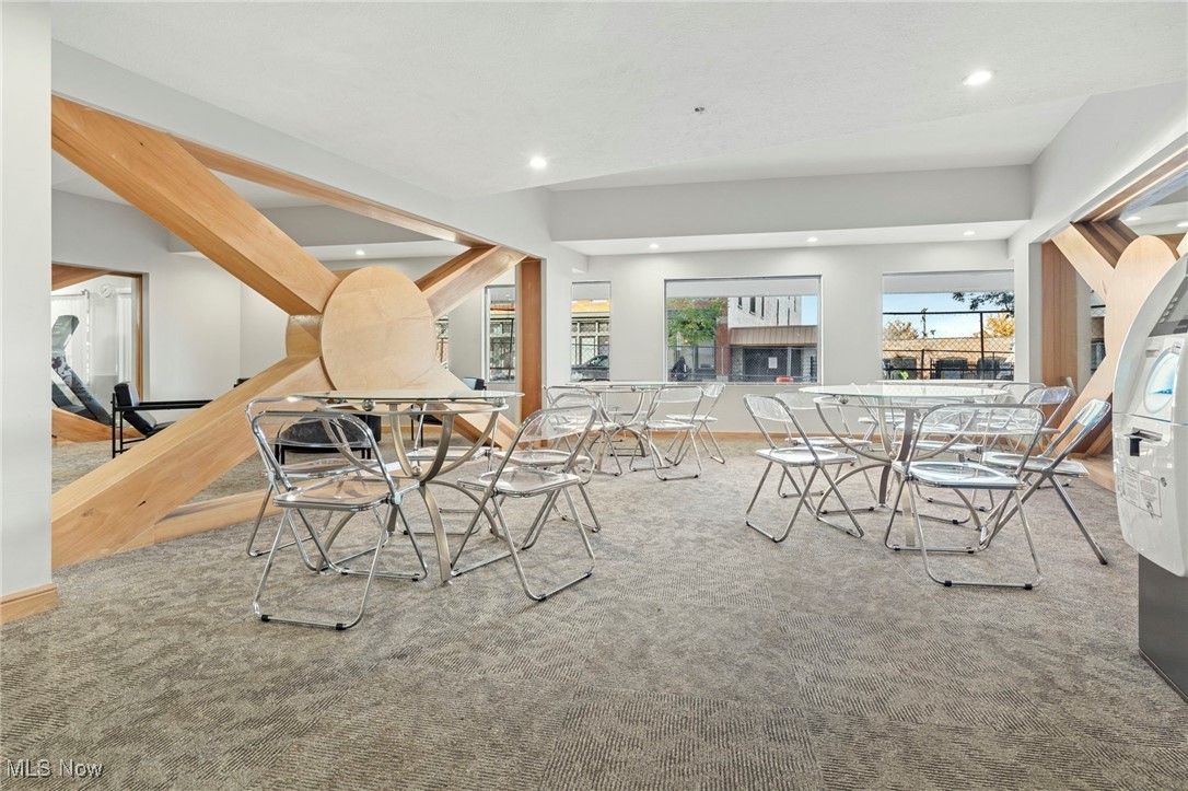 Cleveland, Ohio 44113, United States, 2 Bedrooms Bedrooms, ,2 BathroomsBathrooms,Residential,Active,237487