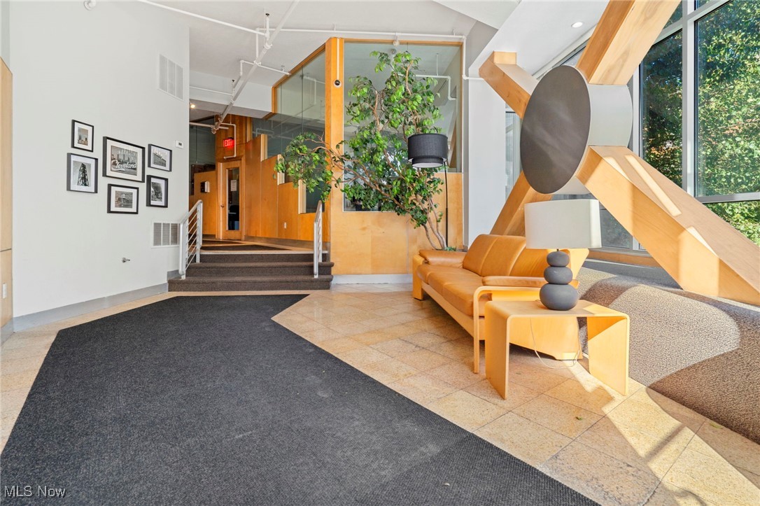 Cleveland, Ohio 44113, United States, 2 Bedrooms Bedrooms, ,2 BathroomsBathrooms,Residential,Active,237487