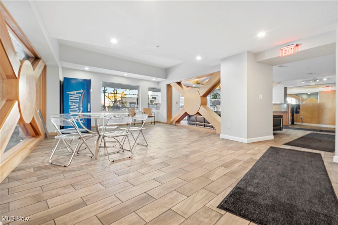 Cleveland, Ohio 44113, United States, 2 Bedrooms Bedrooms, ,2 BathroomsBathrooms,Residential,Active,237487