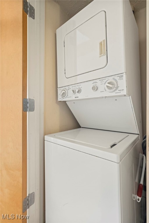 Cleveland, Ohio 44113, United States, 2 Bedrooms Bedrooms, ,2 BathroomsBathrooms,Residential,Active,237487