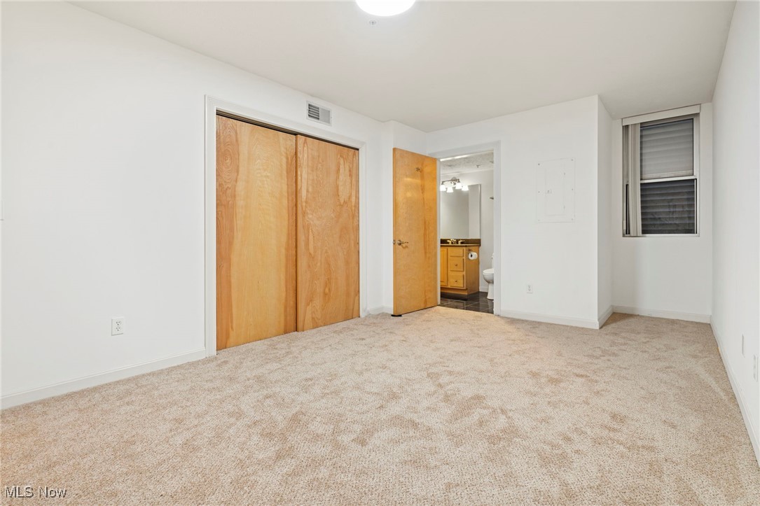Cleveland, Ohio 44113, United States, 2 Bedrooms Bedrooms, ,2 BathroomsBathrooms,Residential,Active,237487
