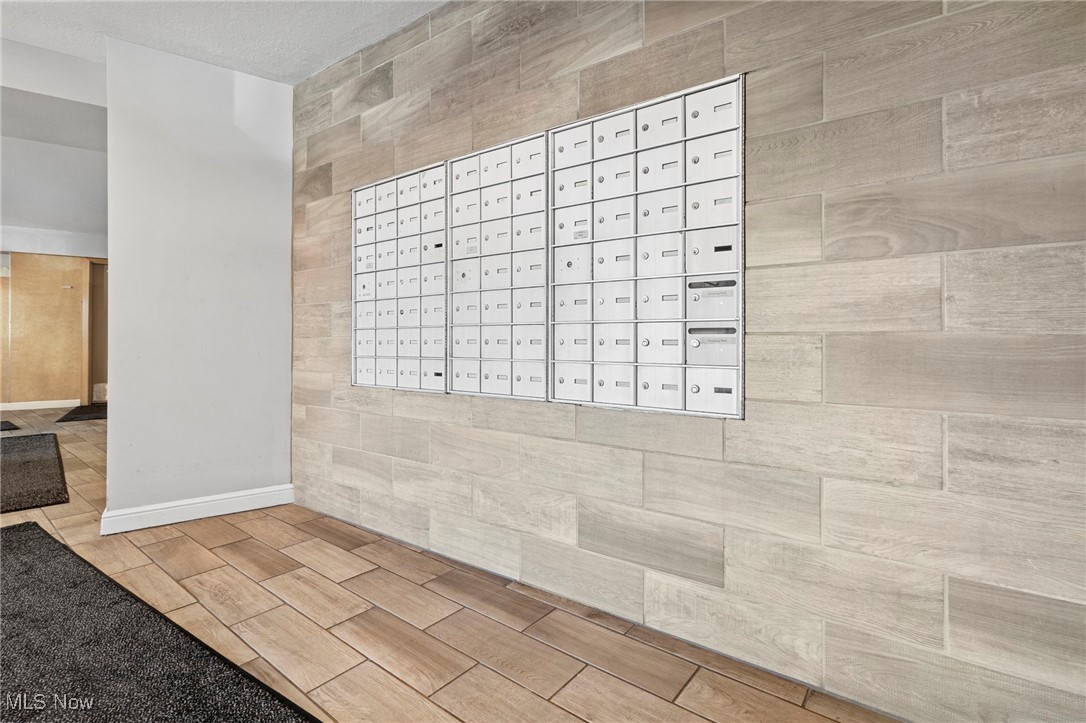 Cleveland, Ohio 44113, United States, 2 Bedrooms Bedrooms, ,2 BathroomsBathrooms,Residential,Active,237487