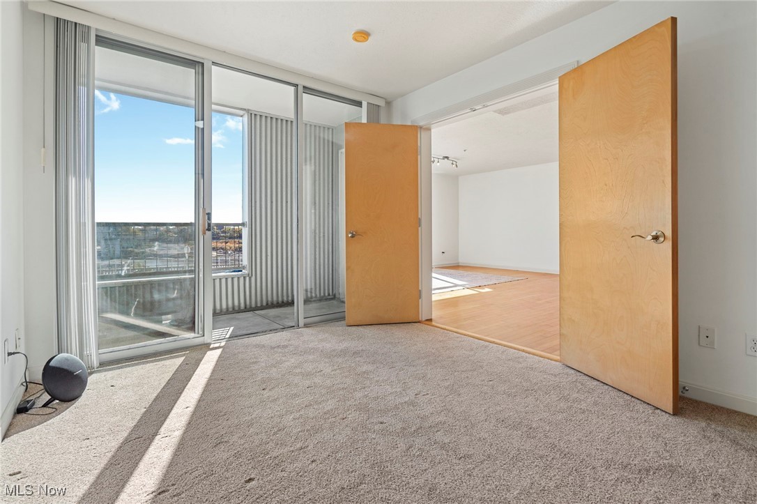 Cleveland, Ohio 44113, United States, 2 Bedrooms Bedrooms, ,2 BathroomsBathrooms,Residential,Active,237487