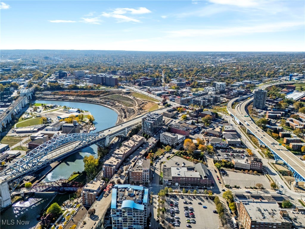 Cleveland, Ohio 44113, United States, 2 Bedrooms Bedrooms, ,2 BathroomsBathrooms,Residential,Active,237487