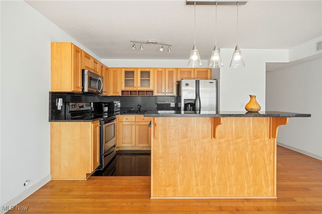 Cleveland, Ohio 44113, United States, 2 Bedrooms Bedrooms, ,2 BathroomsBathrooms,Residential,Active,237487