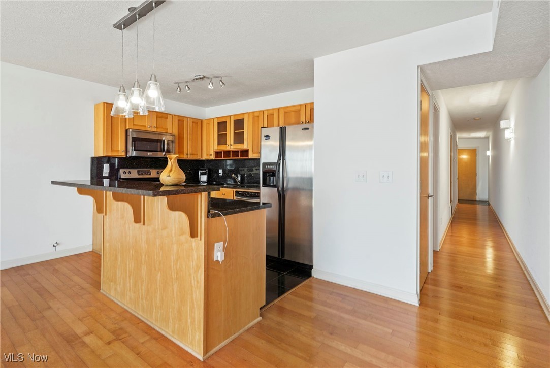 Cleveland, Ohio 44113, United States, 2 Bedrooms Bedrooms, ,2 BathroomsBathrooms,Residential,Active,237487