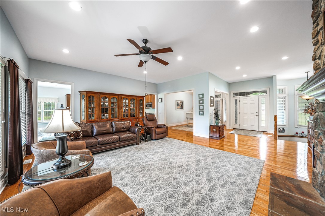 Rolling Mdws - Residential