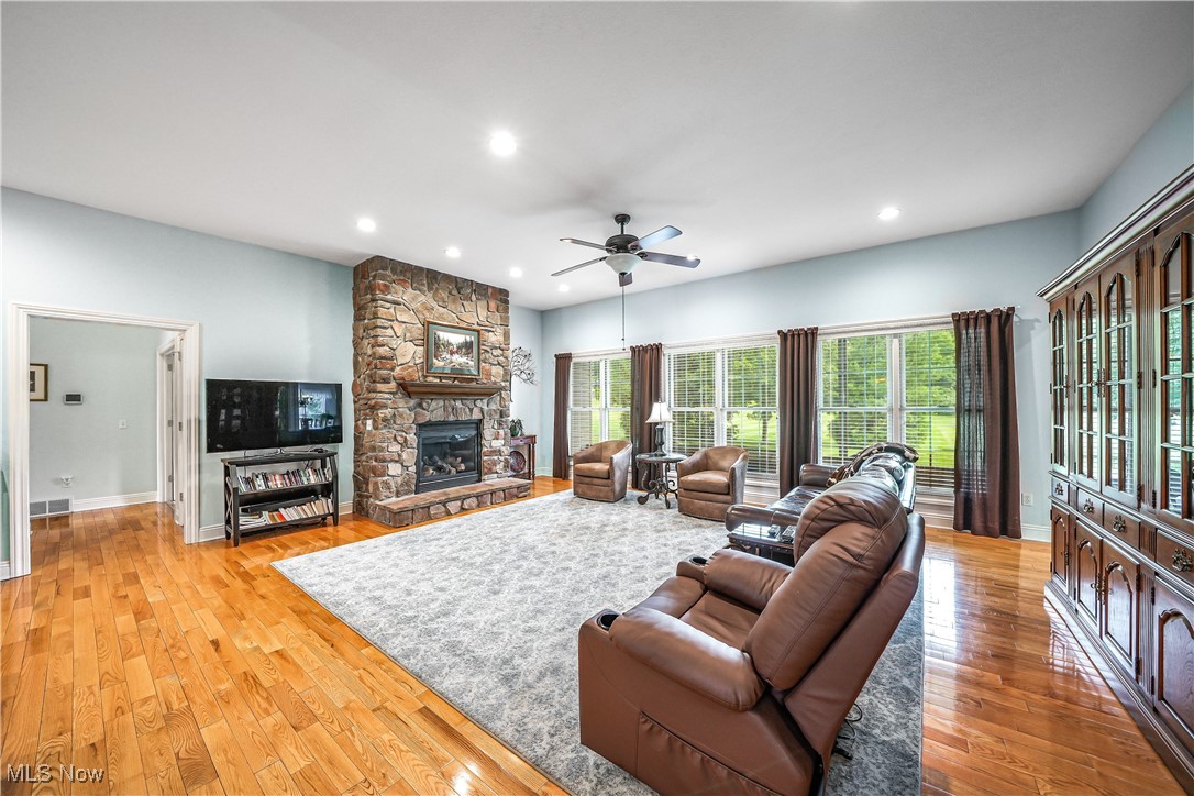 Rolling Mdws - Residential