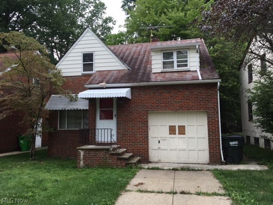 What a nice place to call home. Home is priced to sell in South Euclid. The home is move in ready and the seller is ready to make any reasonable deal work.